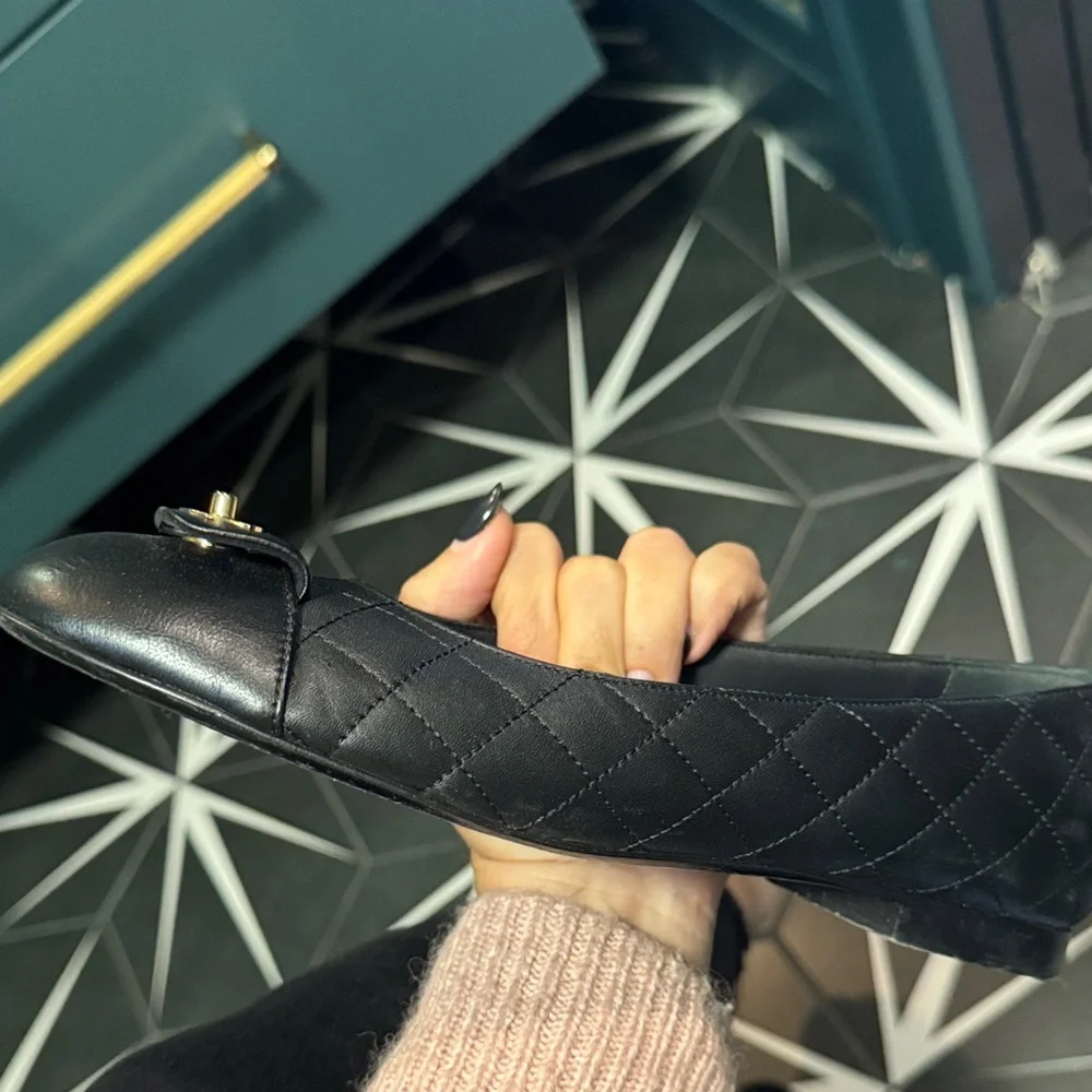 Chanel Black Quilted Flats with Gold Logo - Picture 4 of 7